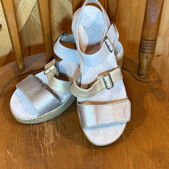 Dansko Malena Multi-Metallic Leather 3 Strap Clog Sandal Size EU 39 US 8.5-9 - Picture 10 of 13